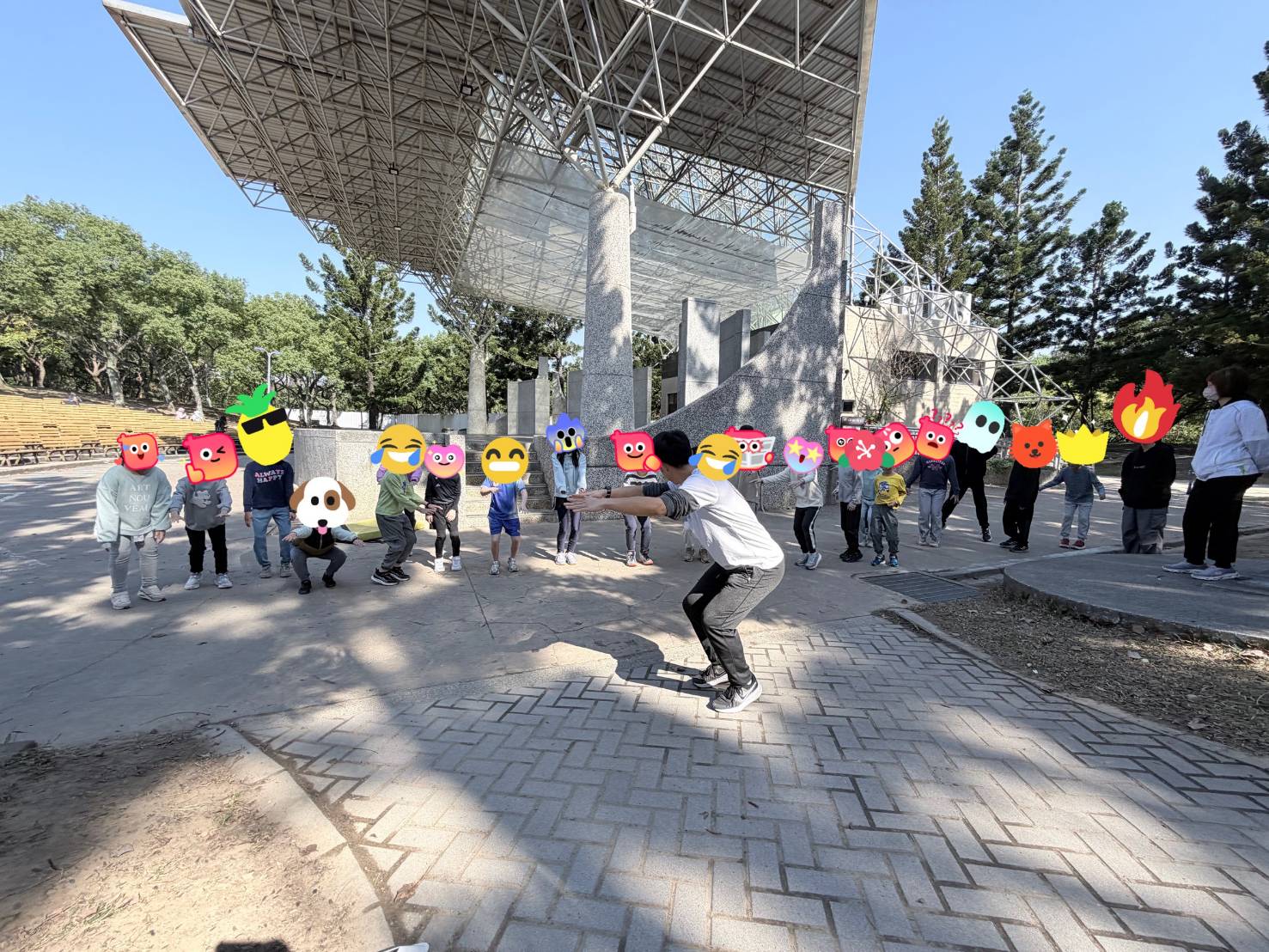 森林跑站兒童冬令營跑酷體驗活動